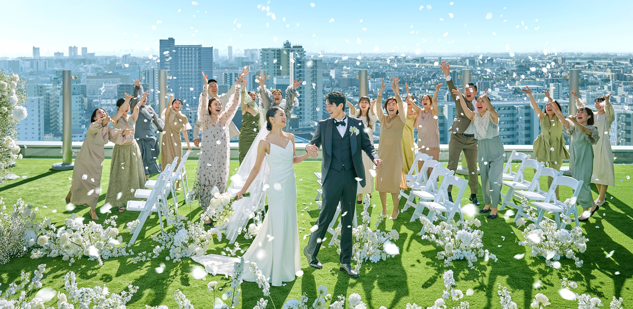 感動に包まれた挙式の後はおふたりとゲストだけの特別な時間