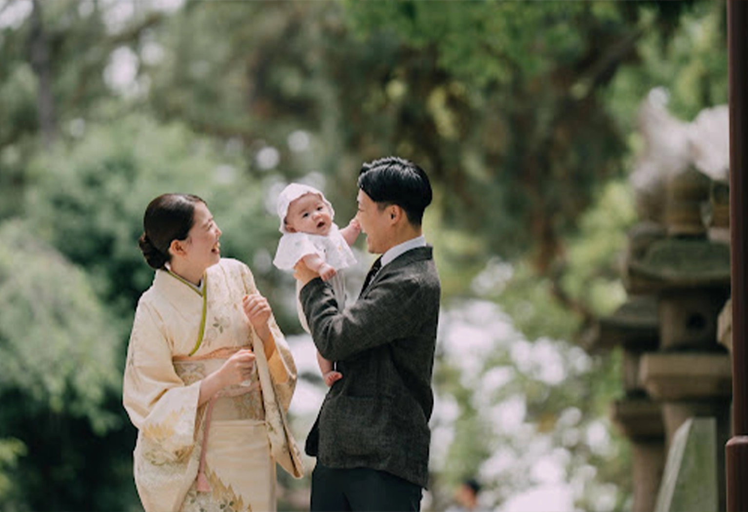 ご家族で過ごす結婚式後の記念写真